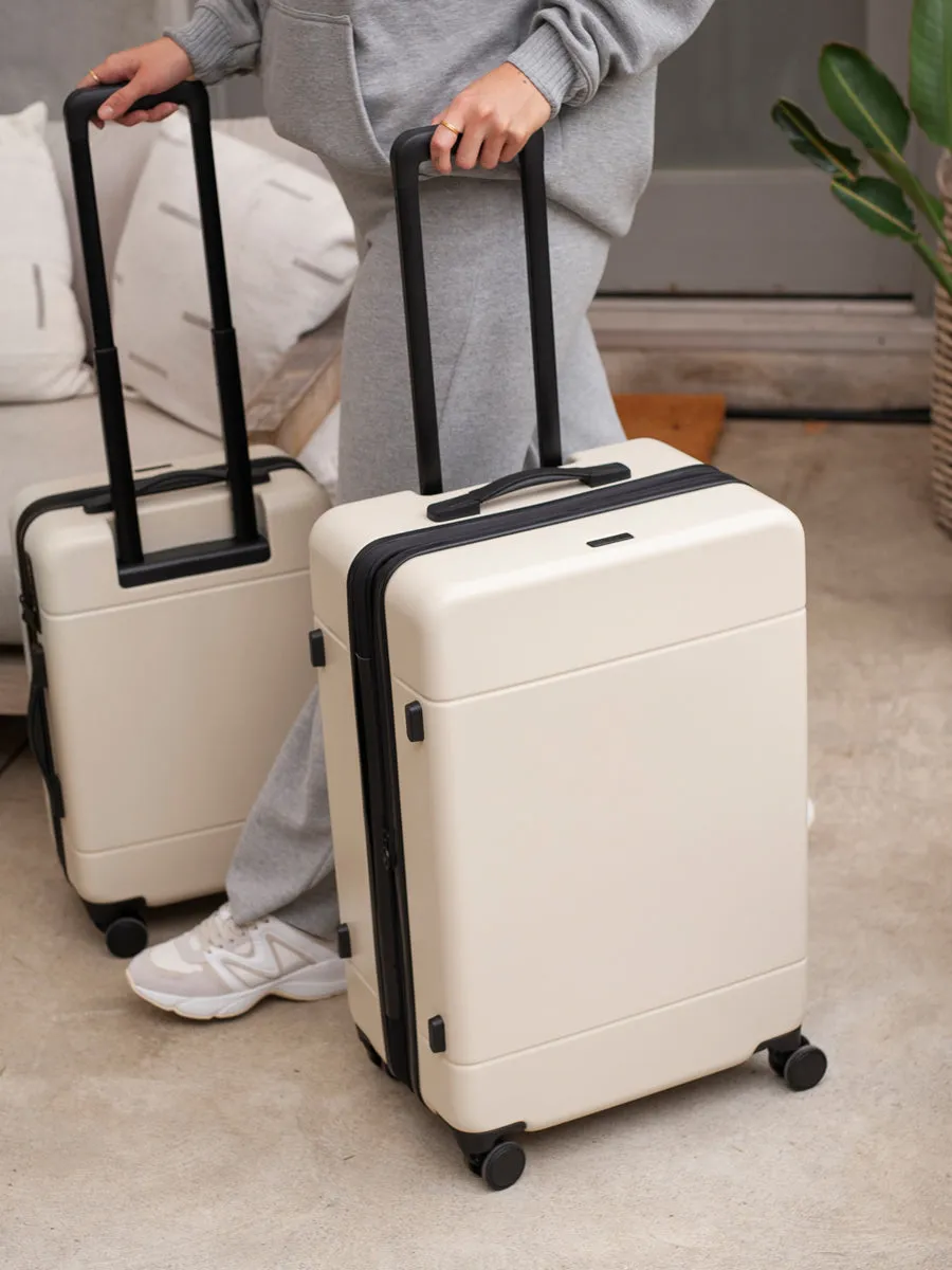 Hue Medium Luggage